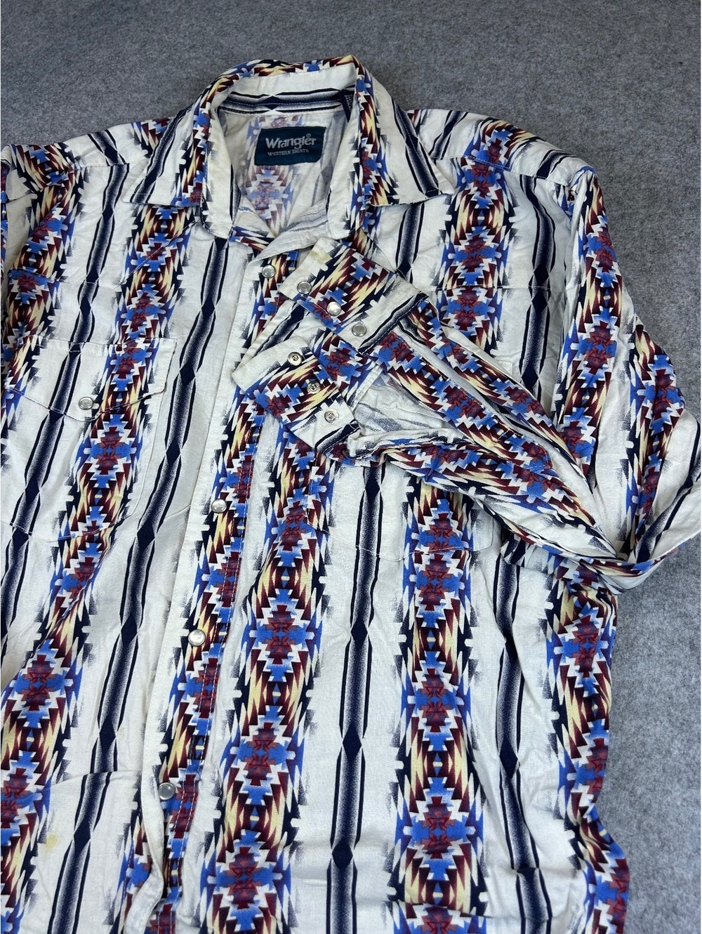 Wrangler Men's Size M Western Pearl Snap Shirt Aztec Geometric Retro Pattern